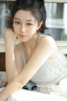女被啪到深处GIF动态图